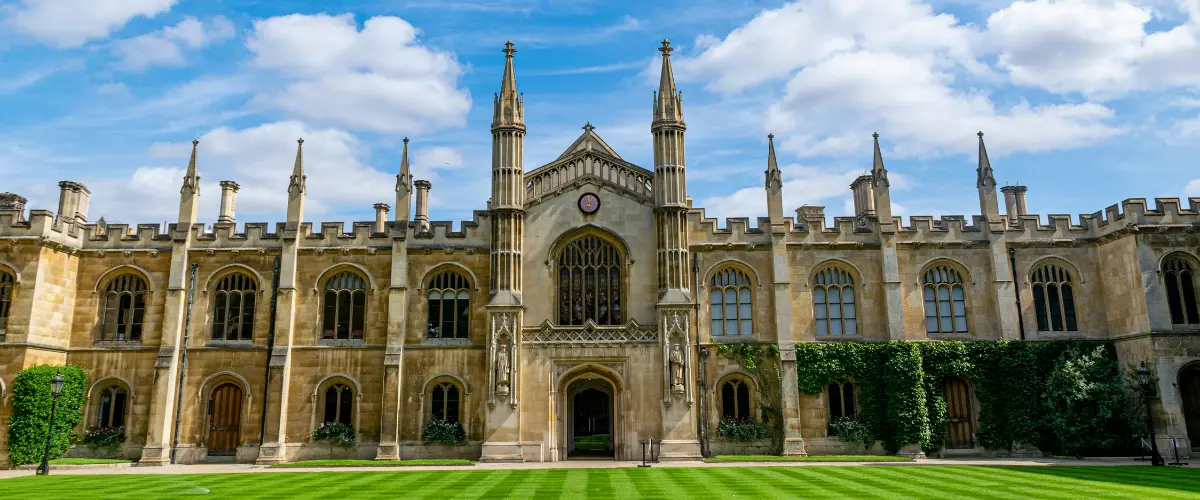 Study in the UK: A Complete Guide for UAE Students